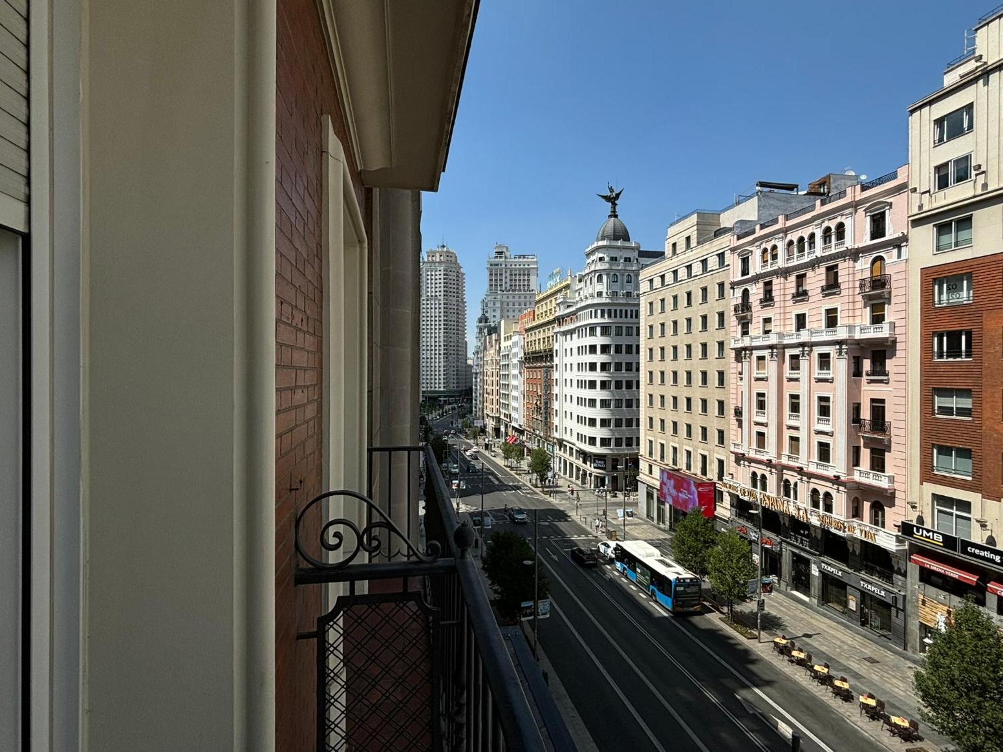 Gran Via 55 Apartment Madrid Ngoại thất bức ảnh